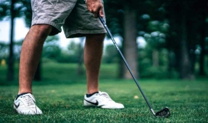 How to grip a golf club