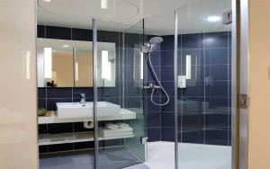 Different Types of Shower Doors